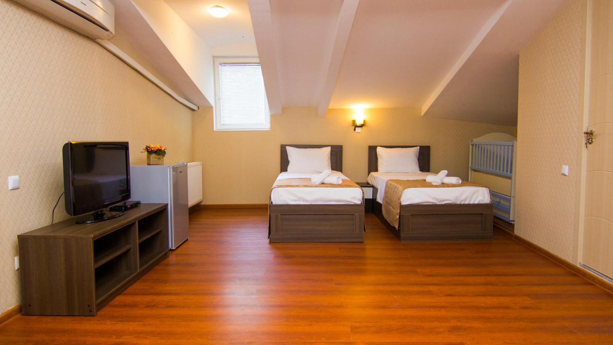 Hotel Care Inn Tbilisi Eksteriør bilde