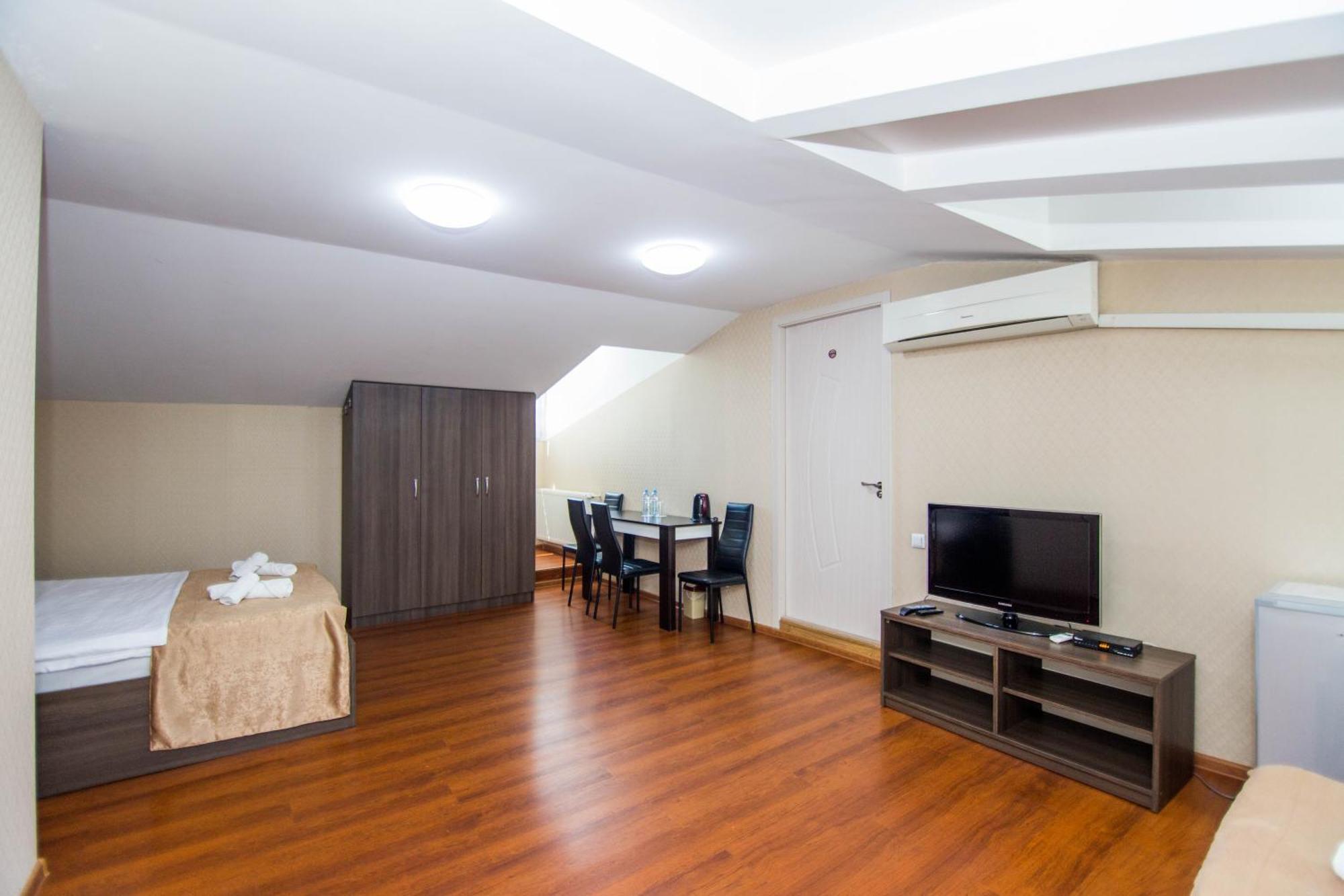 Hotel Care Inn Tbilisi Eksteriør bilde